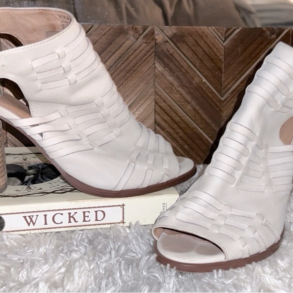 Like New Woven Leather Heels